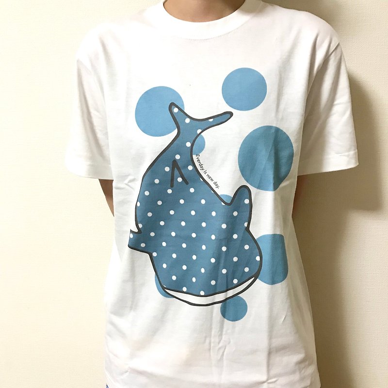 Jinbei T-shirt   Every day is new day. - เสื้อยืดผู้หญิง - ผ้าฝ้าย/ผ้าลินิน สีน้ำเงิน
