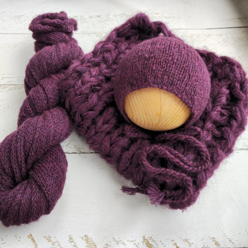 Dark Purple soft newborn Hat, Wrap, Layer. Newborn photo props - 嬰兒手鍊/飾品 - 羊毛 紫色