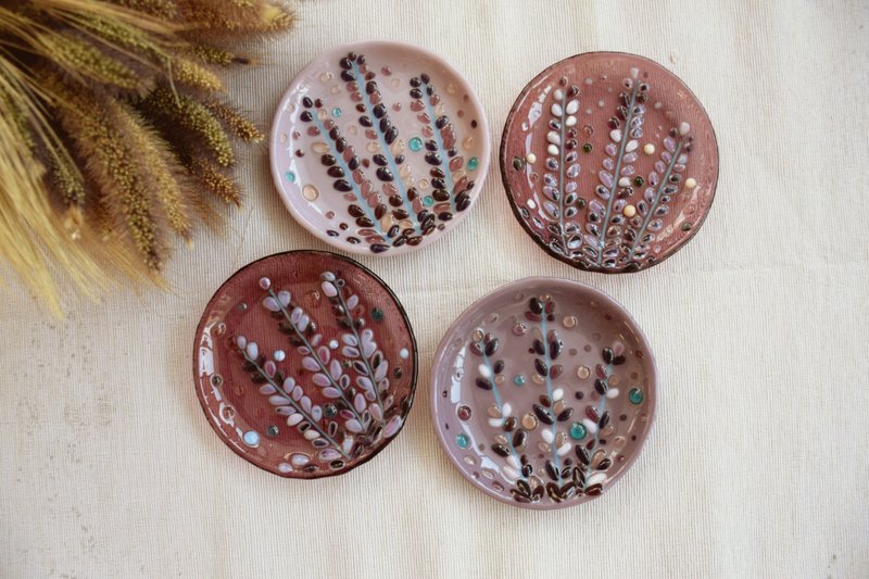Lavender glass small plate - Decorative plate handmade design -Fused glass plate - 碟子/醬料碟/醬油碟 - 玻璃 紫色