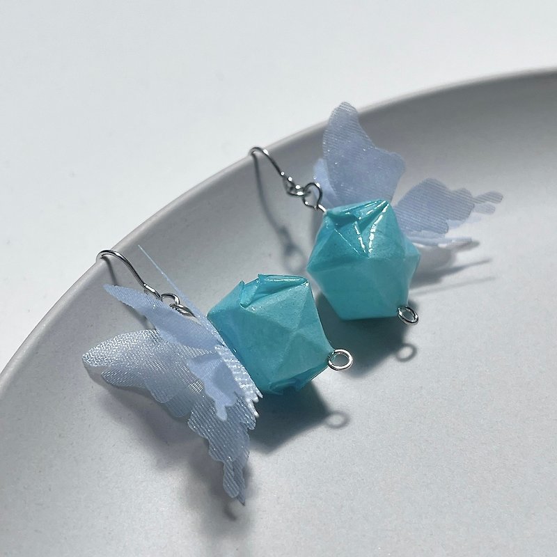 Japanese paper and butterfly earrings - ต่างหู - กระดาษ สีน้ำเงิน