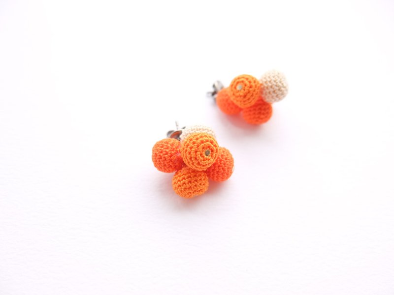 Tawawa Earrings/ Clip-On Orange - ต่างหู - ผ้าฝ้าย/ผ้าลินิน สีส้ม