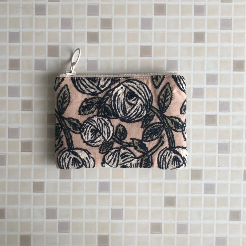 Popular color, handmade rose pattern mini pouch, rose, made from high quality fabric, rosy - กระเป๋าเครื่องสำอาง - ผ้าฝ้าย/ผ้าลินิน สึชมพู