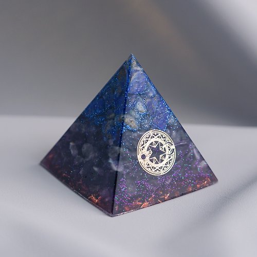 Vigor Handcrafts 【青金石、紫晶】奧根水晶能量金字塔Orgonite 6x6 cm