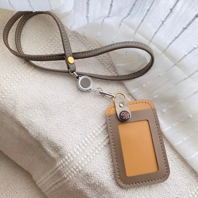 Simple contrasting color card holder + telescopic buckle neck cord - Qiu Mei - ที่ใส่บัตรคล้องคอ - หนังแท้ หลากหลายสี