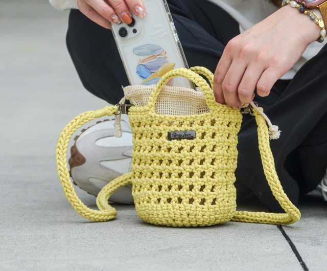 ハンドメイド完成品『カスミソウがま口バッグ』 Amazon | 刺しゅう キット がま口 バッグ 財布 手作り Diy