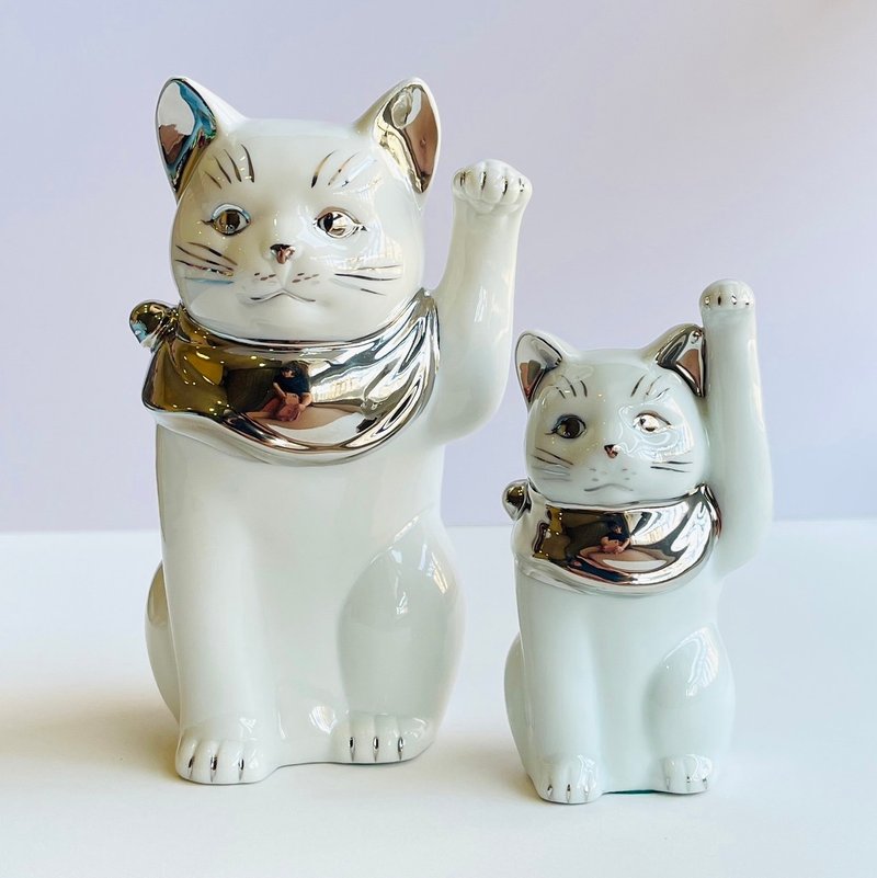 [Lucky and Lucky] Seto Yaki-Lucky and Lucky Silver Scarf Pure White Lucky Cat-13cm/19cm - Items for Display - Porcelain White