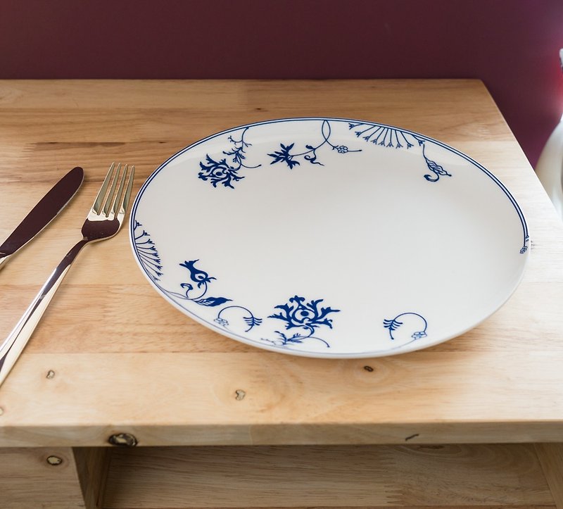 青花骨瓷盤(10吋圓盤-25.5cm) - 盤子/餐盤 - 瓷 多色