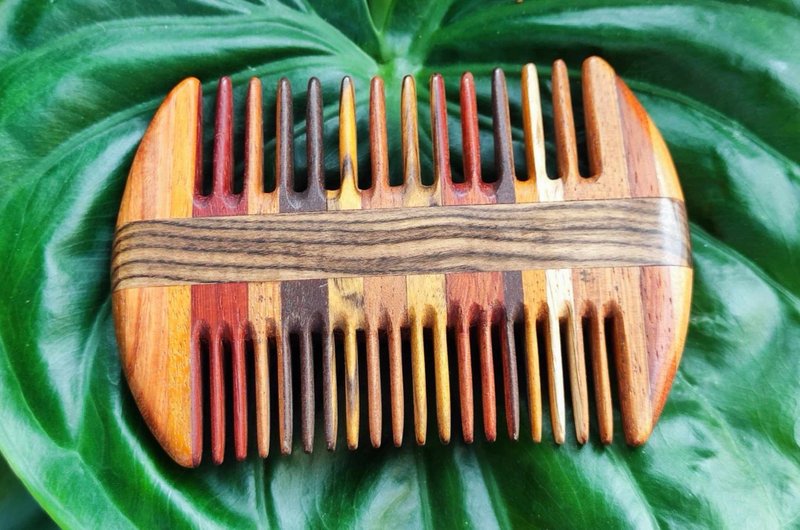 People who miss wood-Butterfly dual-purpose handmade wooden comb - Makeup Brushes - Wood Multicolor