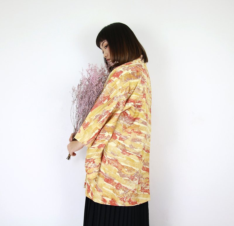 Back to Green:: Japan brings back a kimono-warm-colored cross-cut pattern for men and women // vintage kimono (KC-17) - Women's Casual & Functional Jackets - Silk 