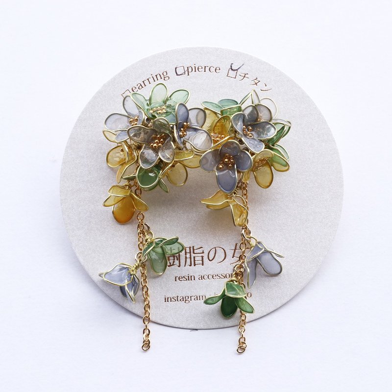 Blooming flower earrings green and yellow - ต่างหู - วัสดุอื่นๆ สีเหลือง