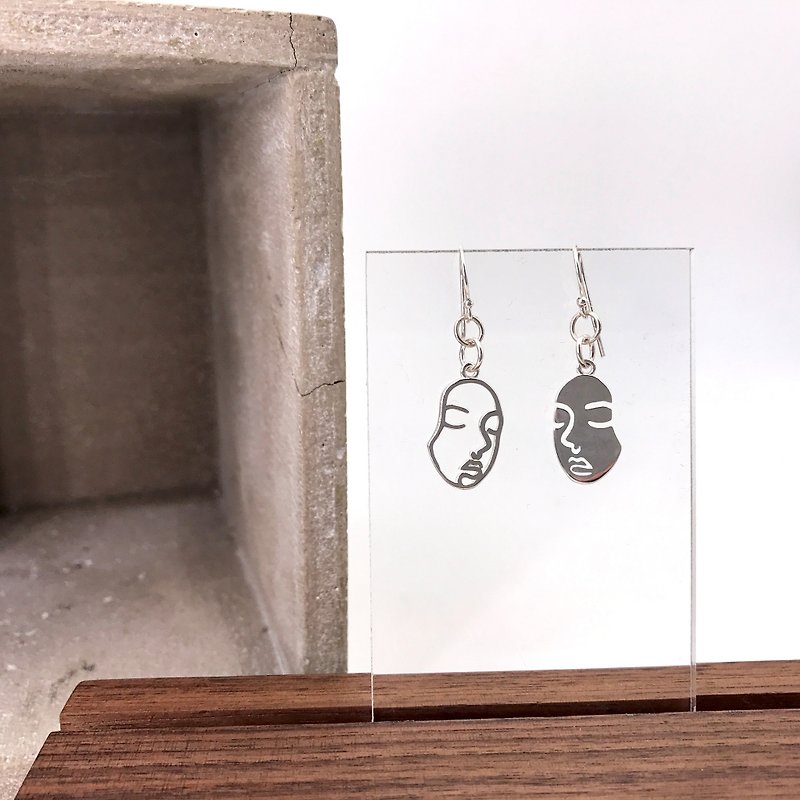 E11026 Lady Face Silver 925 Earrings - Earrings & Clip-ons - Other Metals Silver