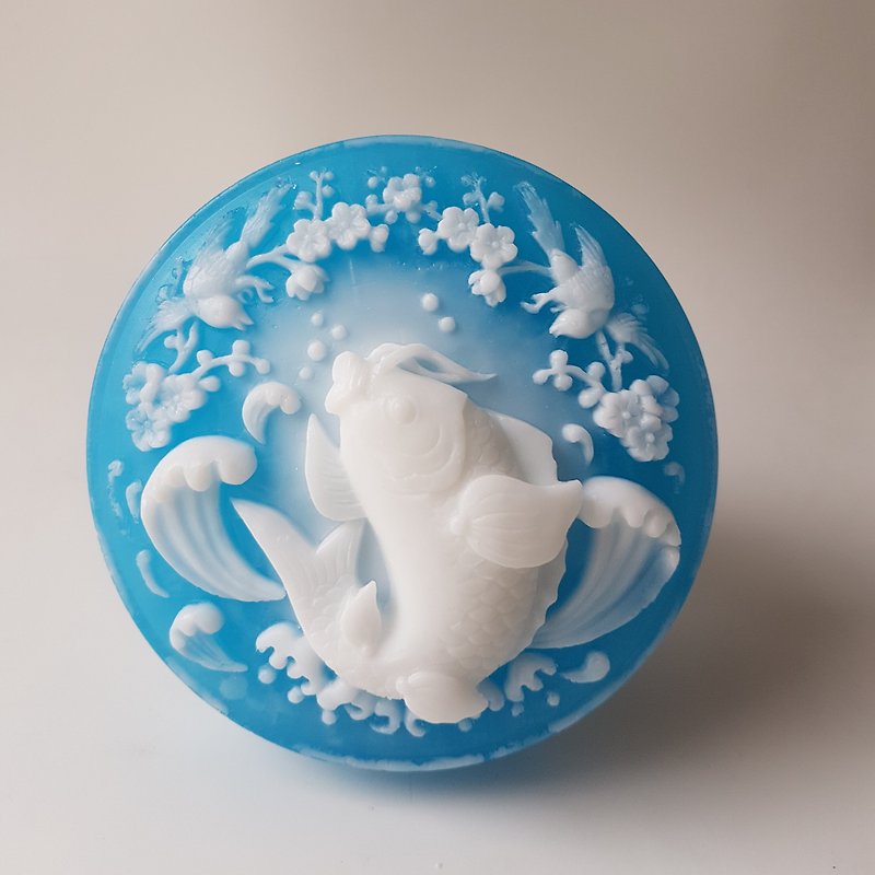 Good Fortune Leaping Fish - handmade soap - สบู่ - วัสดุอื่นๆ สีน้ำเงิน