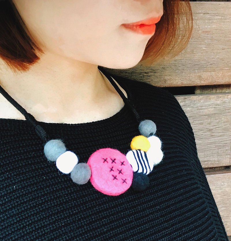Needle Felted Statement Necklace - Necklaces - Wool Pink