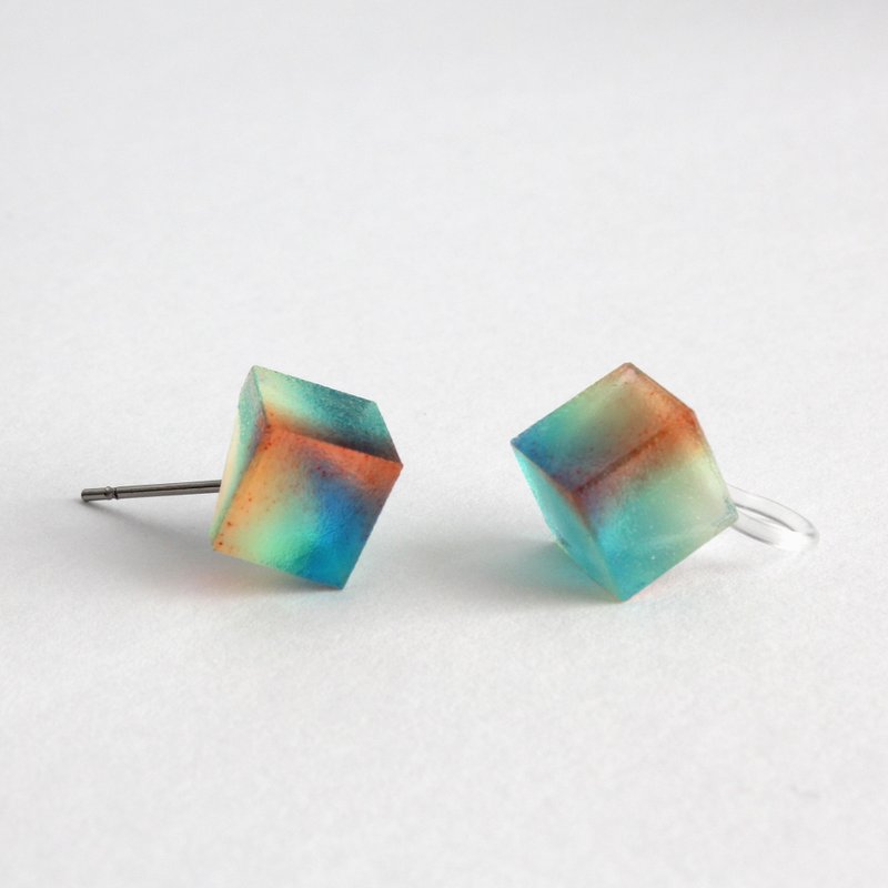 Dusk & Dawn / resin earring - Single / ICE CUBE - Earrings & Clip-ons - Resin Green