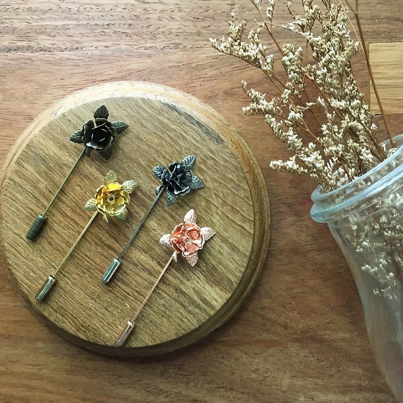 Flower Metal Lapel Pin/Brooch - 胸針/心口針 - 其他金屬 多色