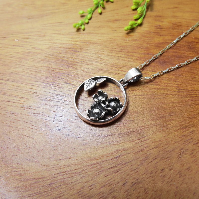 Small fresh series / round small flower necklace / 925 Silver - Necklaces - Other Materials Silver