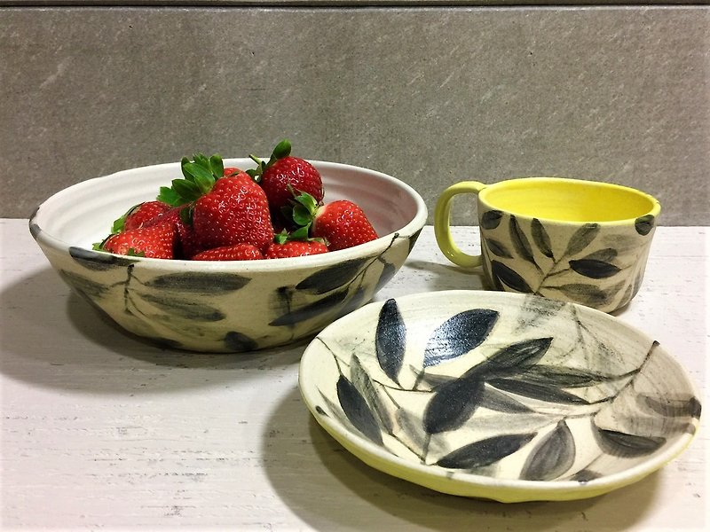 Ink leaf shadow-large bowl _ ceramic bowl - Bowls - Pottery White