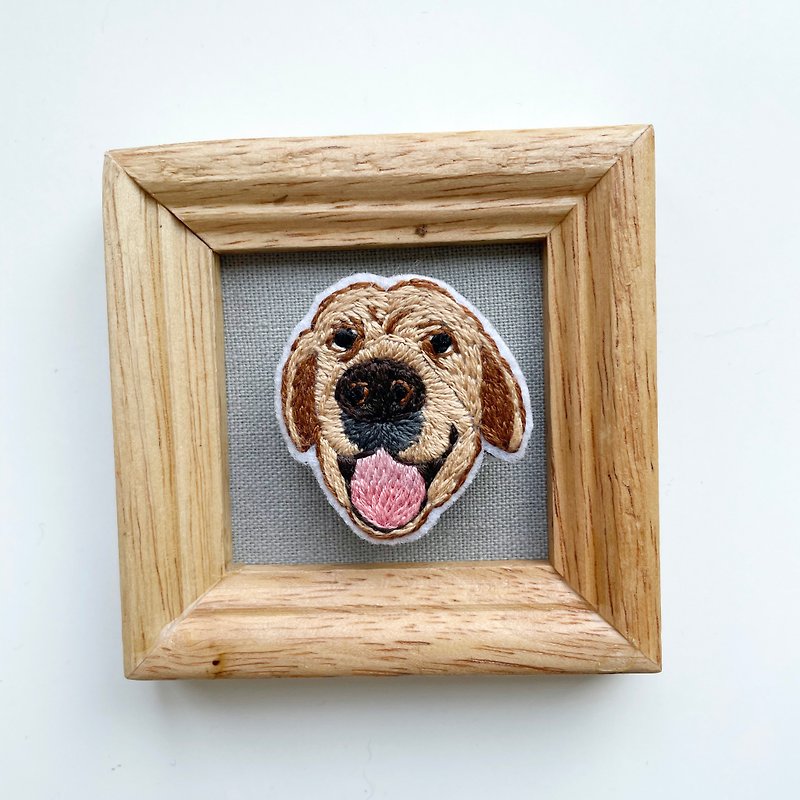 Exclusive order-pet embroidery pins + mini wooden picture frame (please confirm with the designer before placing an order) - เข็มกลัด - งานปัก 