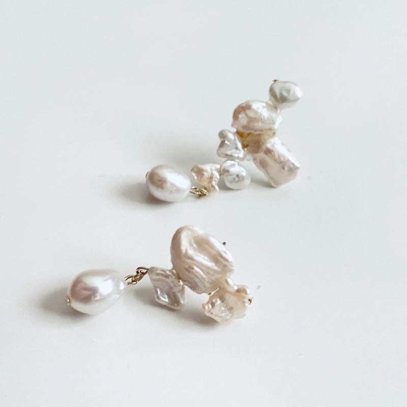 Asymmetric keshi pearl earrings - Earrings & Clip-ons - Pearl White