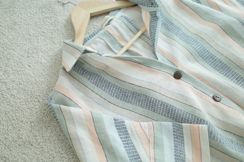 WHITEOAKFACTORY kamin linen loose half sleeve shirt with pleated back - Stripes - 女襯衫 - 棉．麻 多色