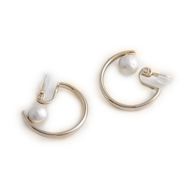 JewCas Air Earring Classic Circle Cotton Pearl Earrings_JC2646 - ต่างหู - โลหะ 