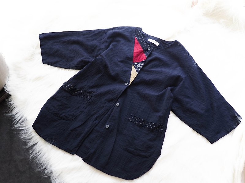 River Water Mountain - Tokyo Dark Black Blue Zen Day and literary girl antique cotton shirt jacket - Women's Shirts - Cotton & Hemp Blue