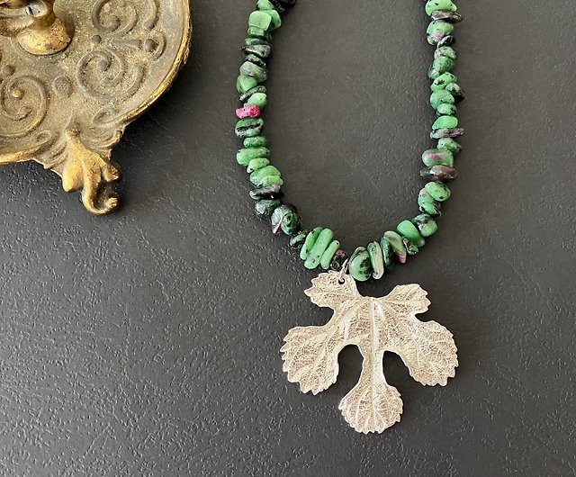 エメラルド silver leaf のロングネックレス - ショップ jewelry
