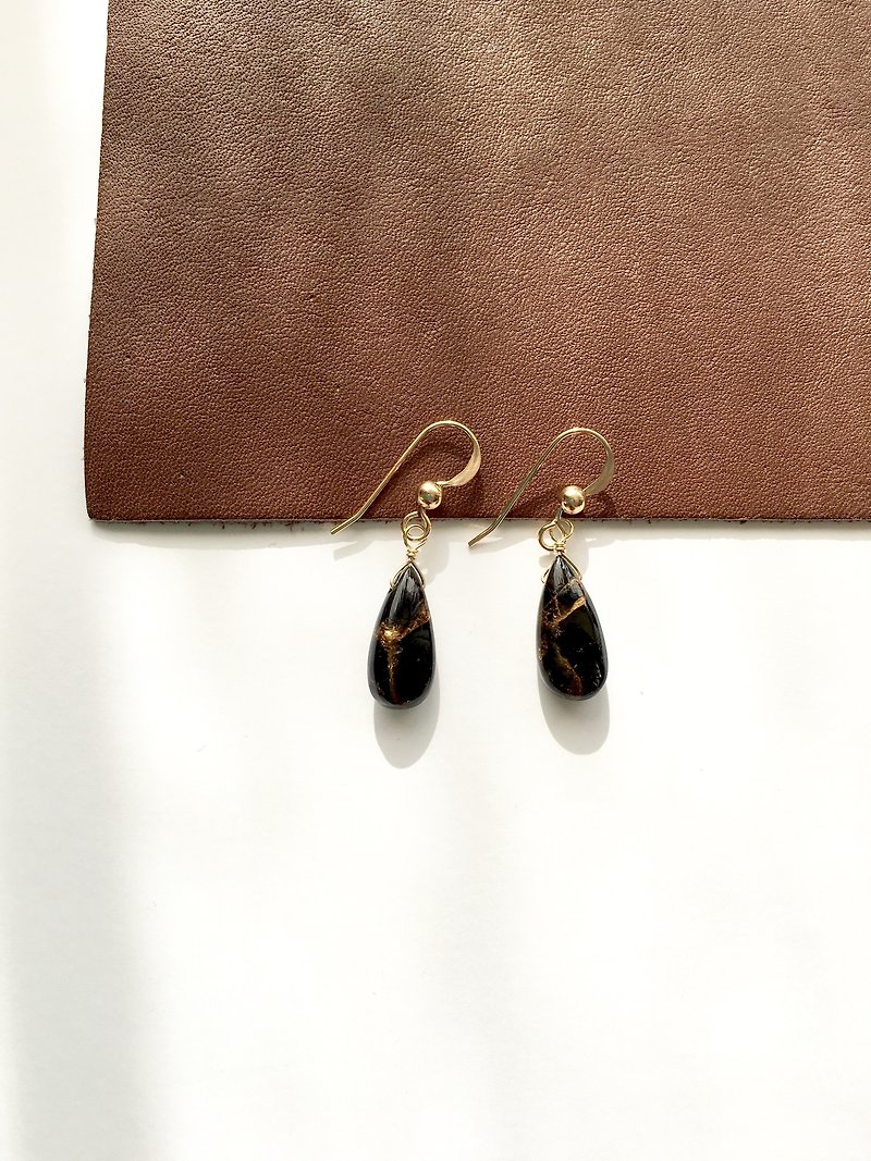 Obsidian  and copper Hook-earring / Clip-on earring - ピアス・イヤリング - 石 ブラック