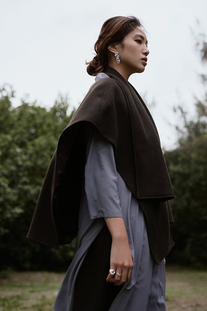 Black Coffee Structure Japanese Wool Cape - Women's Casual & Functional Jackets - Other Materials 