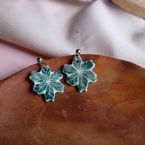 Joon Studio Leaf Green Flower Earrings, flower lover , add a bright look to you. light weight, very comfortable