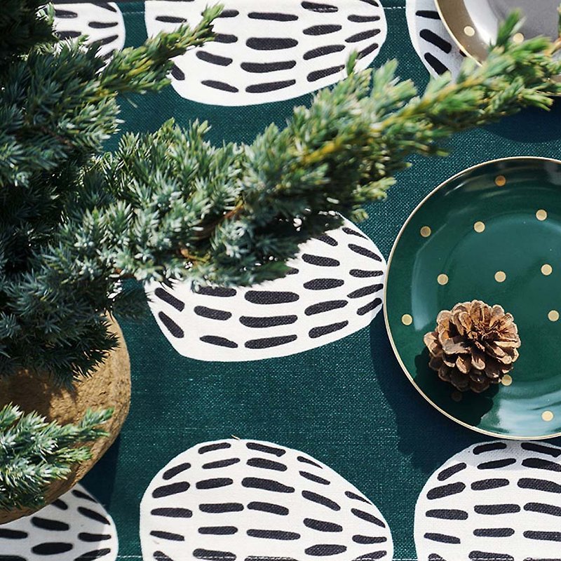 [Draft / ciaogao] original design hand-painted Nordic simple cotton Linen table runner Christmas New Year - ผ้ารองโต๊ะ/ของตกแต่ง - เส้นใยสังเคราะห์ สีเขียว