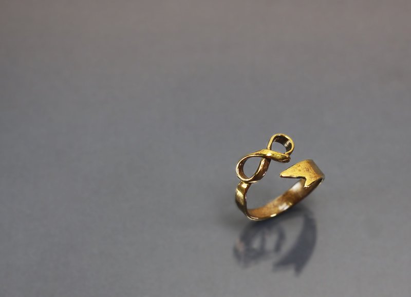 Line series - infinitely extending ribbon Bronze ring - แหวนทั่วไป - ทองแดงทองเหลือง สีนำ้ตาล