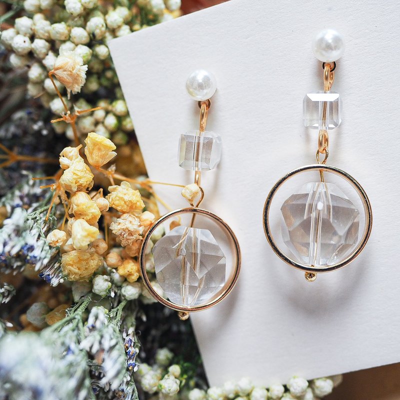 精靈系  白水晶  棉棉珠 防敏感耳環 - 耳環/耳夾/耳骨夾 - 寶石 白色