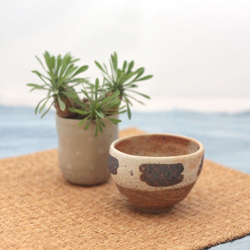 ceramic shino bowl - 花瓶/花器 - 紙 紅色
