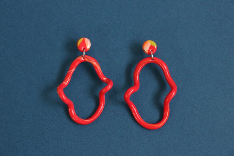 Hsin Hsiu Yao Geometric Curve Earrings - Red - ต่างหู - ดินเผา สีแดง