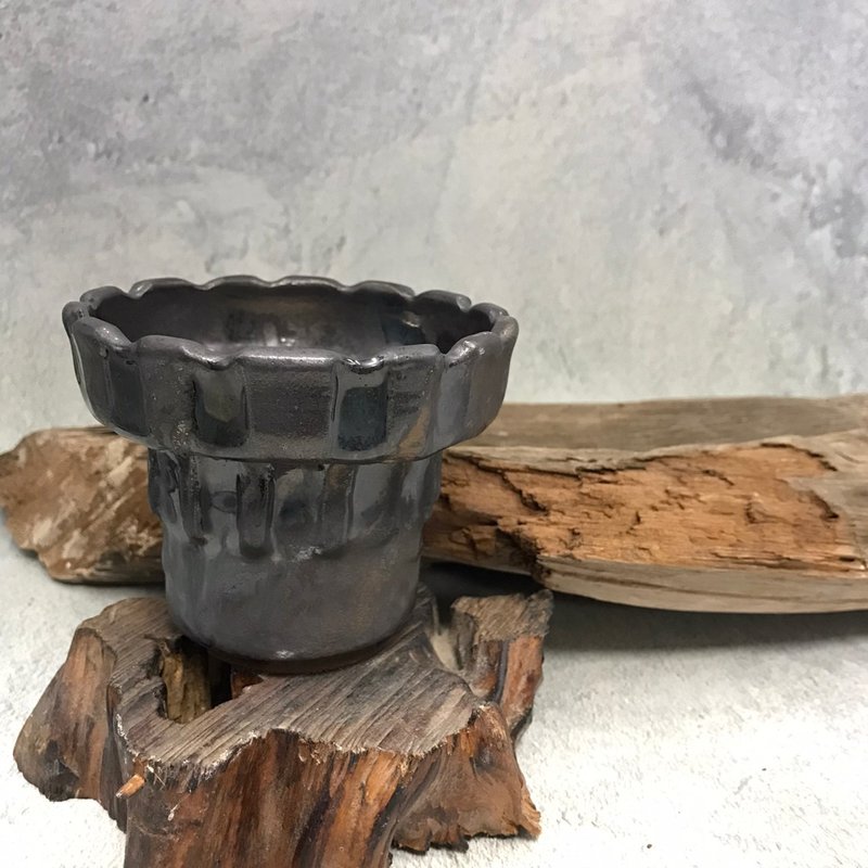 黑金奢華手工盆//中小品 黑城 - 盆栽/植栽 - 陶 黑色