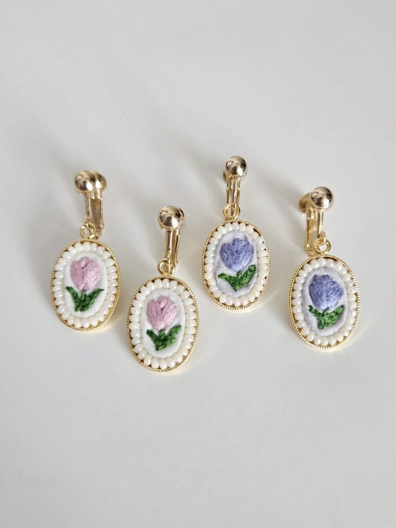 鬱金香之歌刺繡耳環 - 耳環/耳夾/耳骨夾 - 其他金屬 