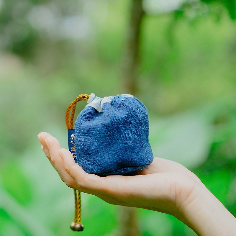 Zhuo Ye Inai Dye-Tips Pouch (coin purse/small storage) - Coin Purses - Cotton & Hemp Blue