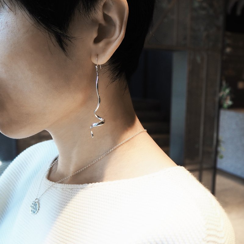 whirling earring_旋轉耳環 土耳其 旋轉舞 祝福傳遞 - 耳環/耳夾/耳骨夾 - 銀 銀色