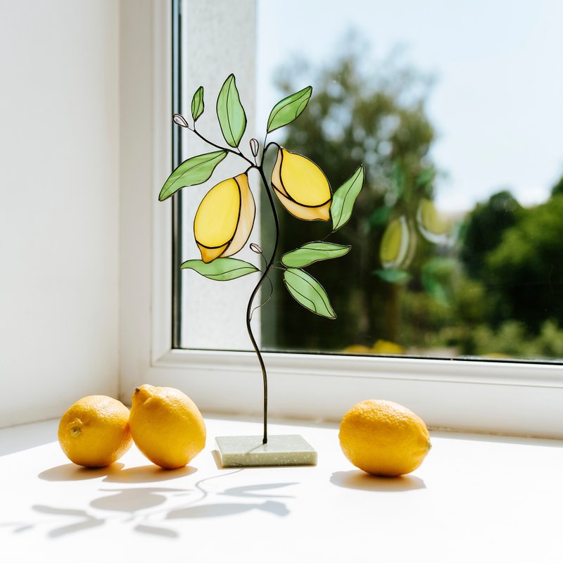 Stained glass Lemon Tree on a wooden stand Suncatcher Living Room Decoration - ของวางตกแต่ง - แก้ว สีเหลือง