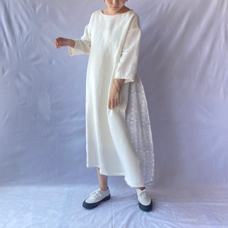 linen combination dress　offwhite/indianflower(blockprint) - ชุดเดรส - ผ้าฝ้าย/ผ้าลินิน ขาว