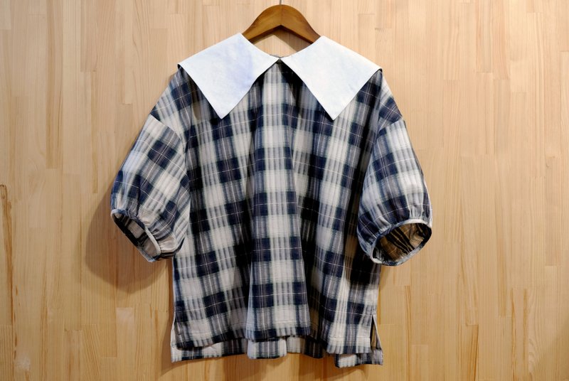 Large collar puff sleeve top/white collar blue plaid - เสื้อผู้หญิง - ผ้าฝ้าย/ผ้าลินิน หลากหลายสี