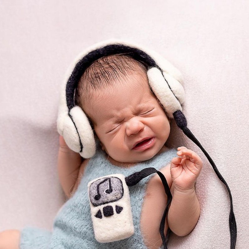 Newborn headphone and player. Felt headphones. Newborn prop. - Baby Hats & Headbands - Wool White