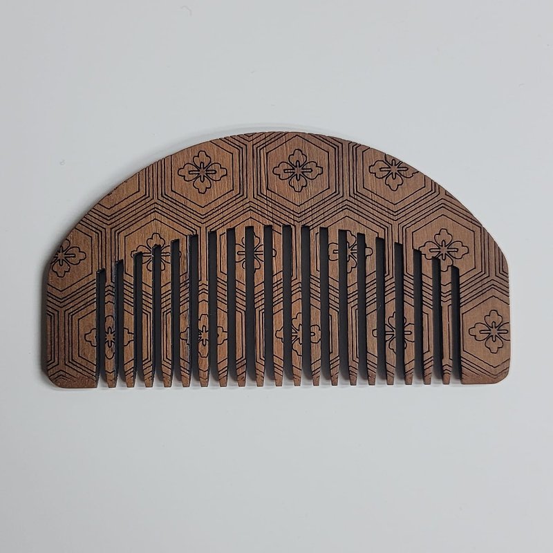 Acacia Wood Comb - Hong Kong Design with Japanese Pattern - Makeup Brushes - Wood 