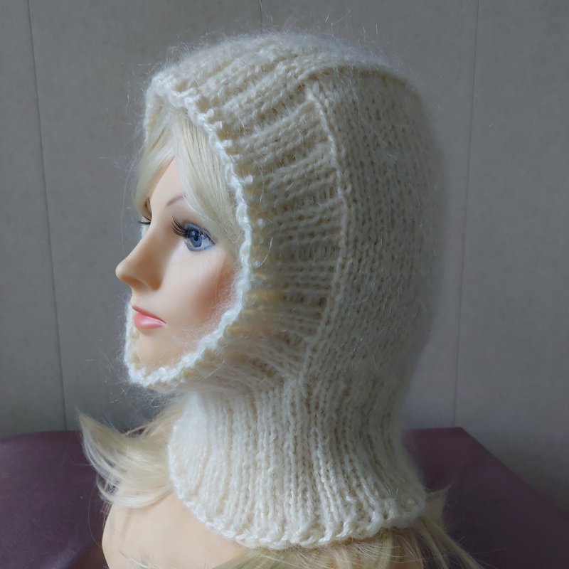 Mohair balaclava. Cream color - 帽子 - 羊毛 白色