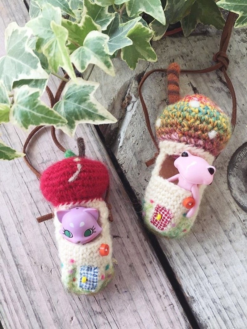 Wonder frog handmade Japanese Merino wool woven model house pouch for little frog - Other - Wool Multicolor