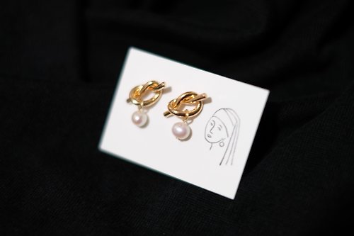 White Studio 天然珍珠飾物 【法式紐結】天然淡水珍珠 925純銀耳針/耳夾