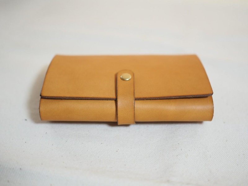 Large-capacity leather card case (hook specification) / camel - Card Holders & Cases - Genuine Leather 