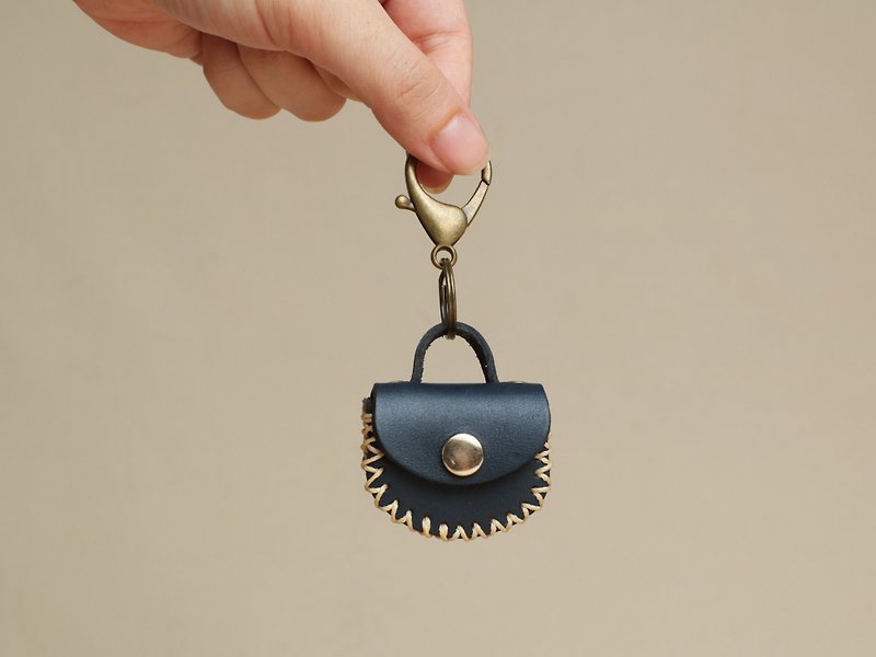 Mini saddle bag key ring (optional color/engraving) Leather vegetable tanned leather key ring charm - ที่ห้อยกุญแจ - หนังแท้ 