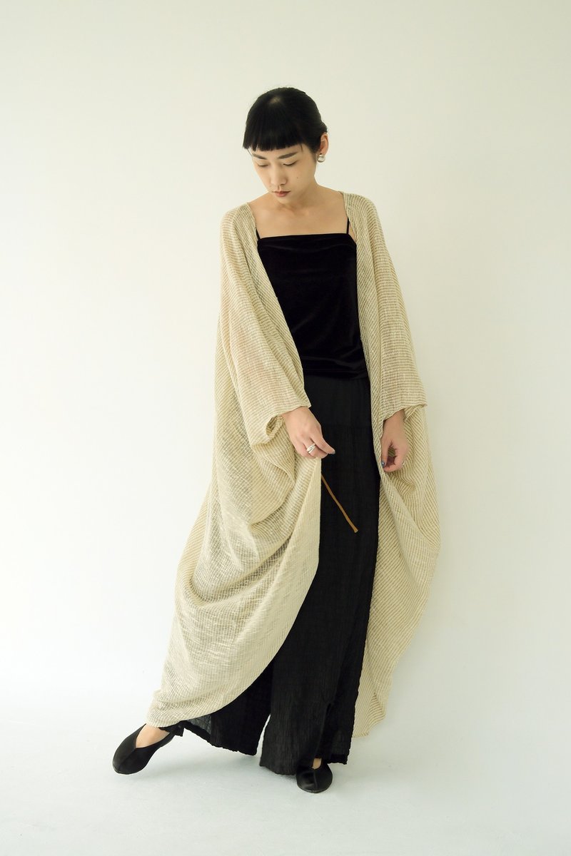 川 衣 WEAR BEING 垂墜絲棉寬袖長袍  網狀米褐 - 女大衣/外套 - 棉．麻 